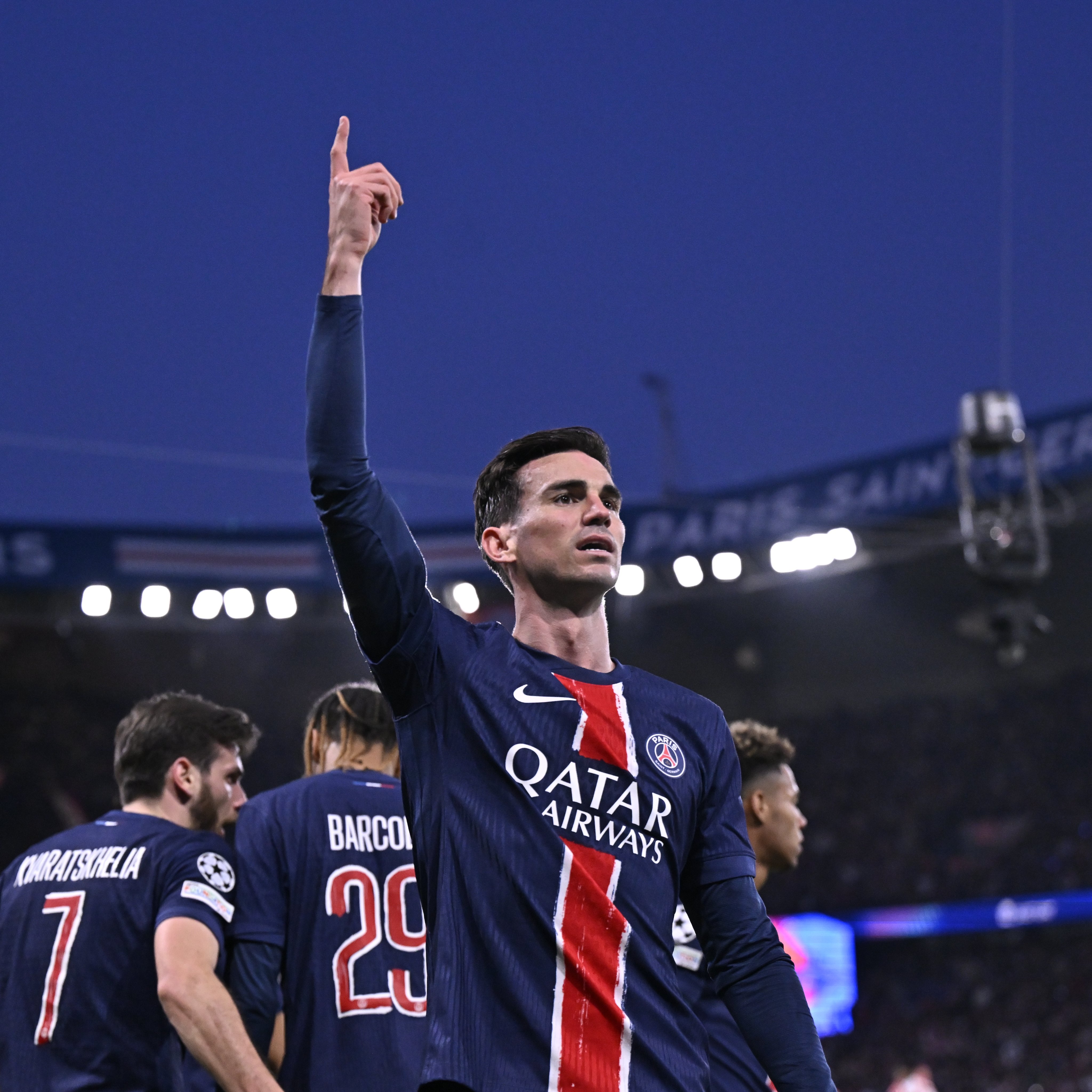 开云官方网站-清晨巴黎圣日耳曼备战NBA总决赛;官宣签约细节曝光;信心回归;资深球员宣示担当的简单介绍-开云官方网站